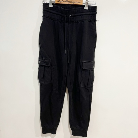 Aritzia TNA Cargo Jogger Sweatpants Black - Picture 1 of 7